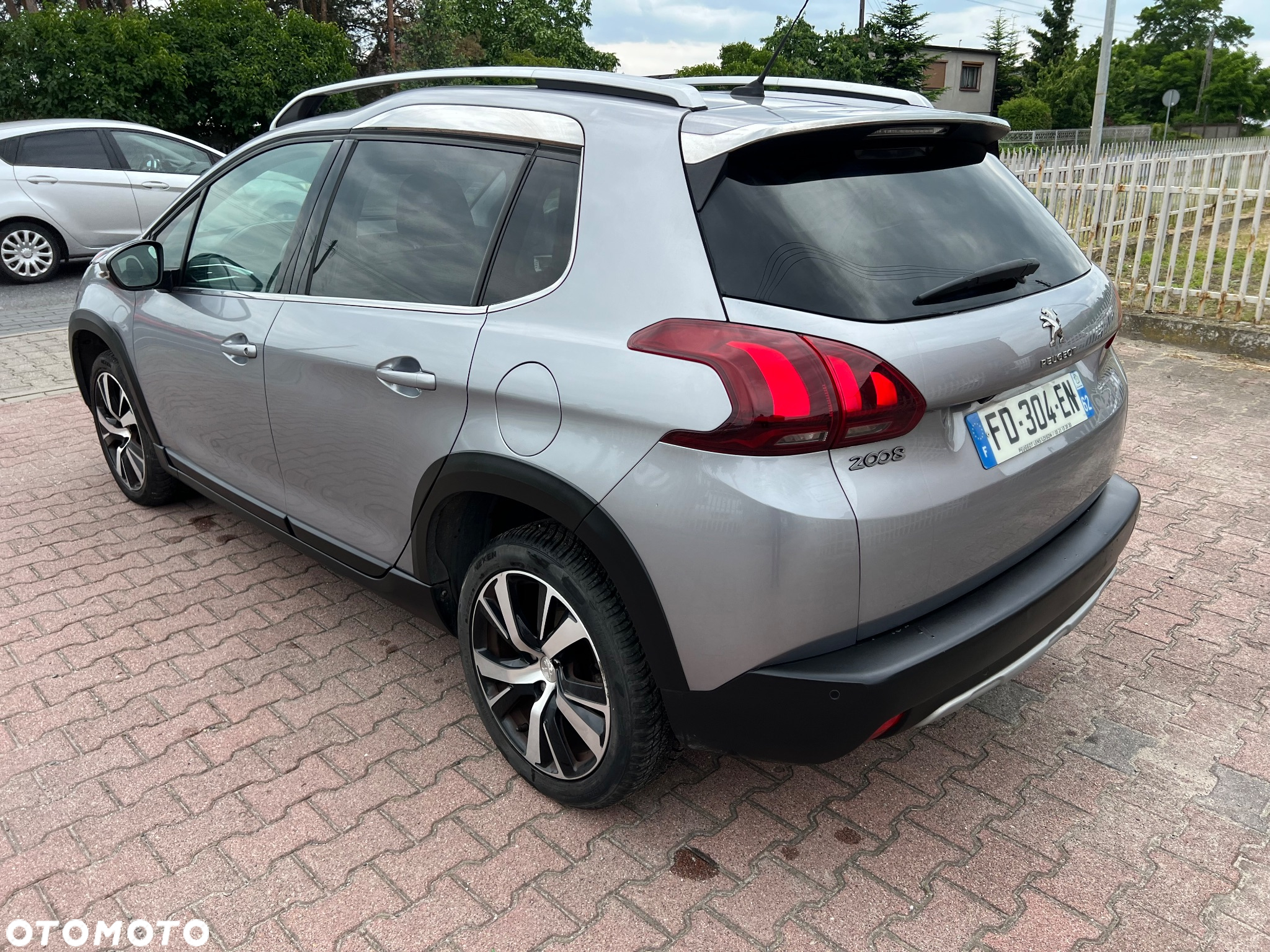 Peugeot 2008 BlueHDi FAP 120 STOP & START Allure - 6