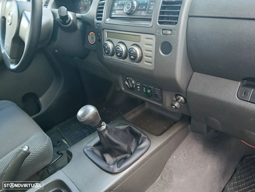 Nissan Pick Up 2.5 TD CD Navara ABS+FN+CD - 18