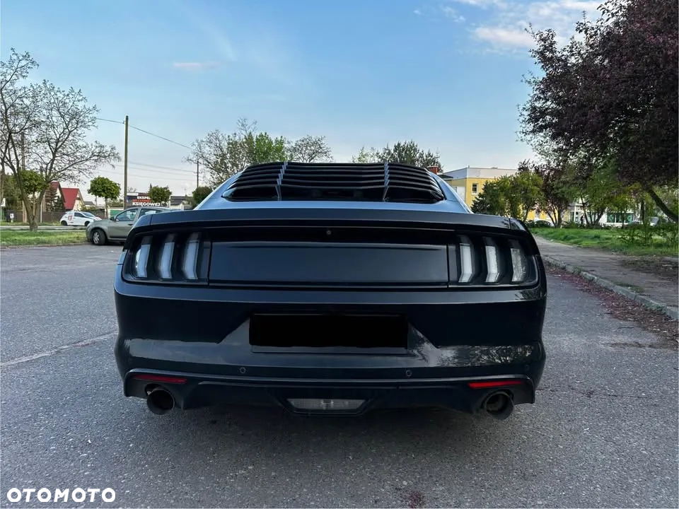Ford Mustang - 8
