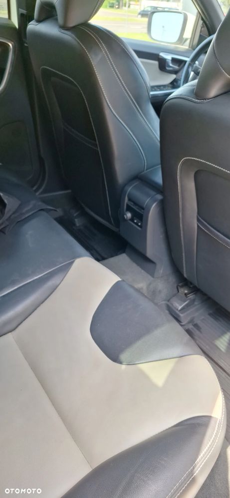 Volvo XC 60 T6 AWD Drive-E Momentum - 10