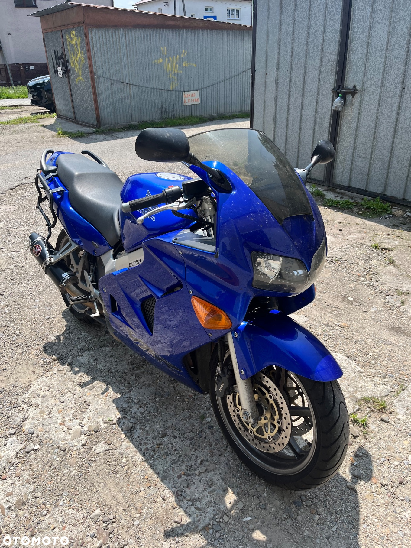 Honda VFR - 4
