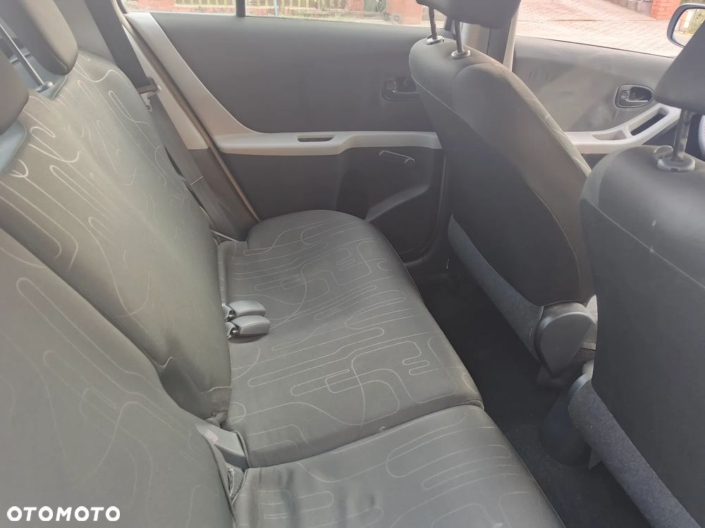 Toyota Yaris - 8