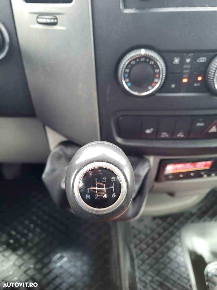 Mercedes-Benz Sprinter - 9