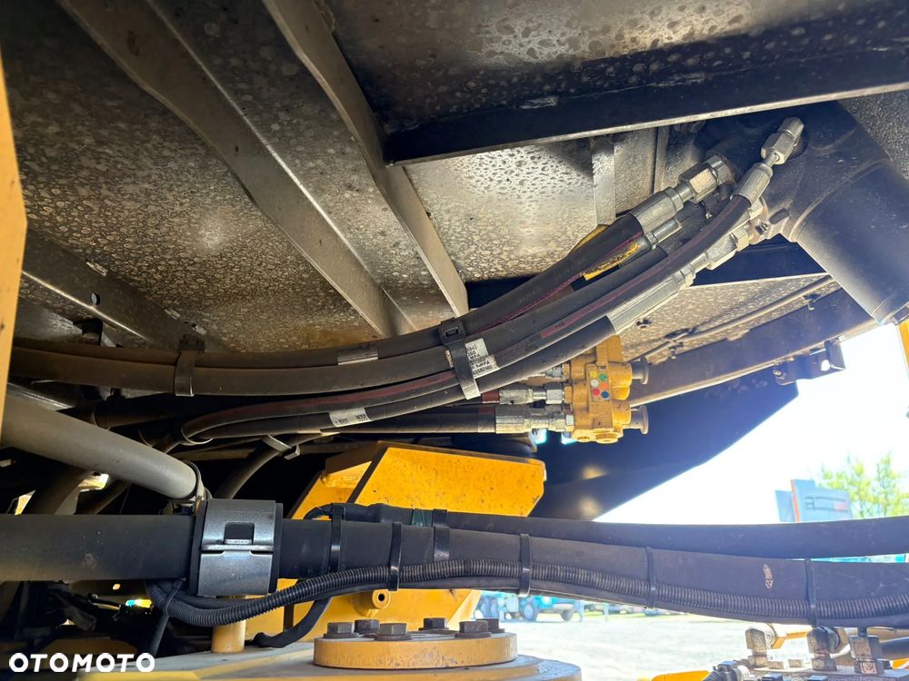 Caterpillar 930M - 23