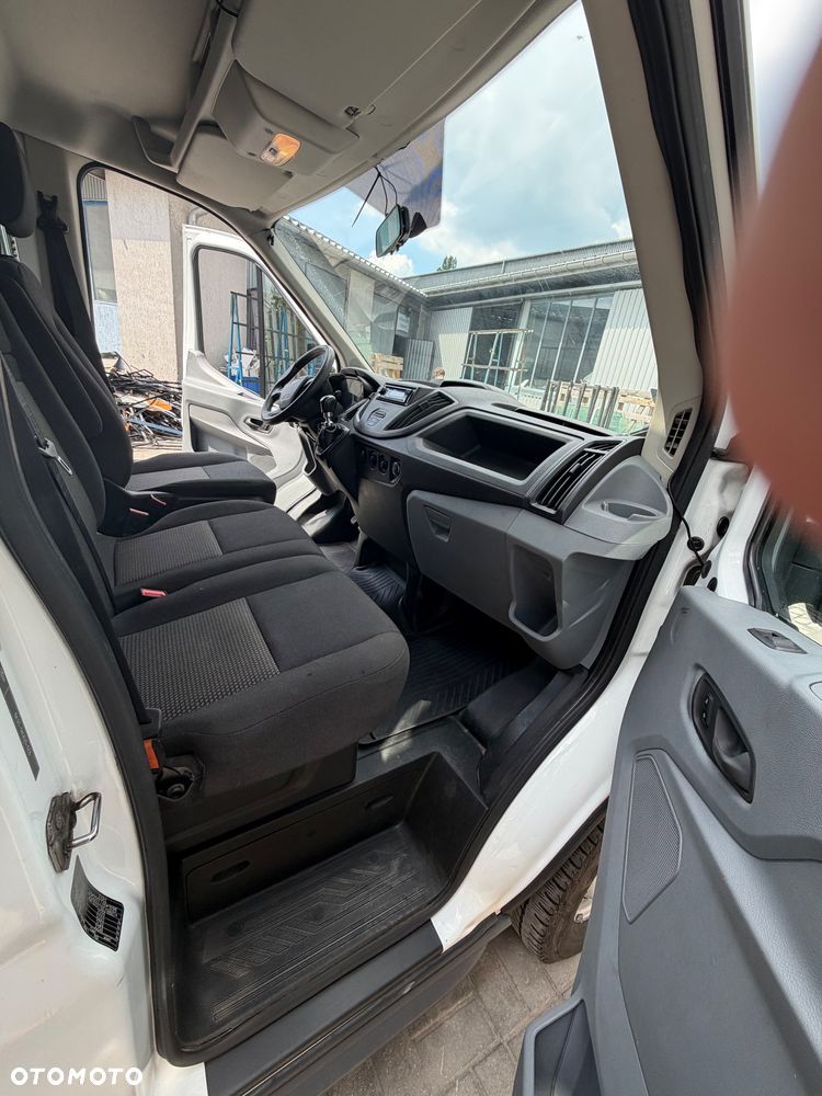 Ford Transit - 10