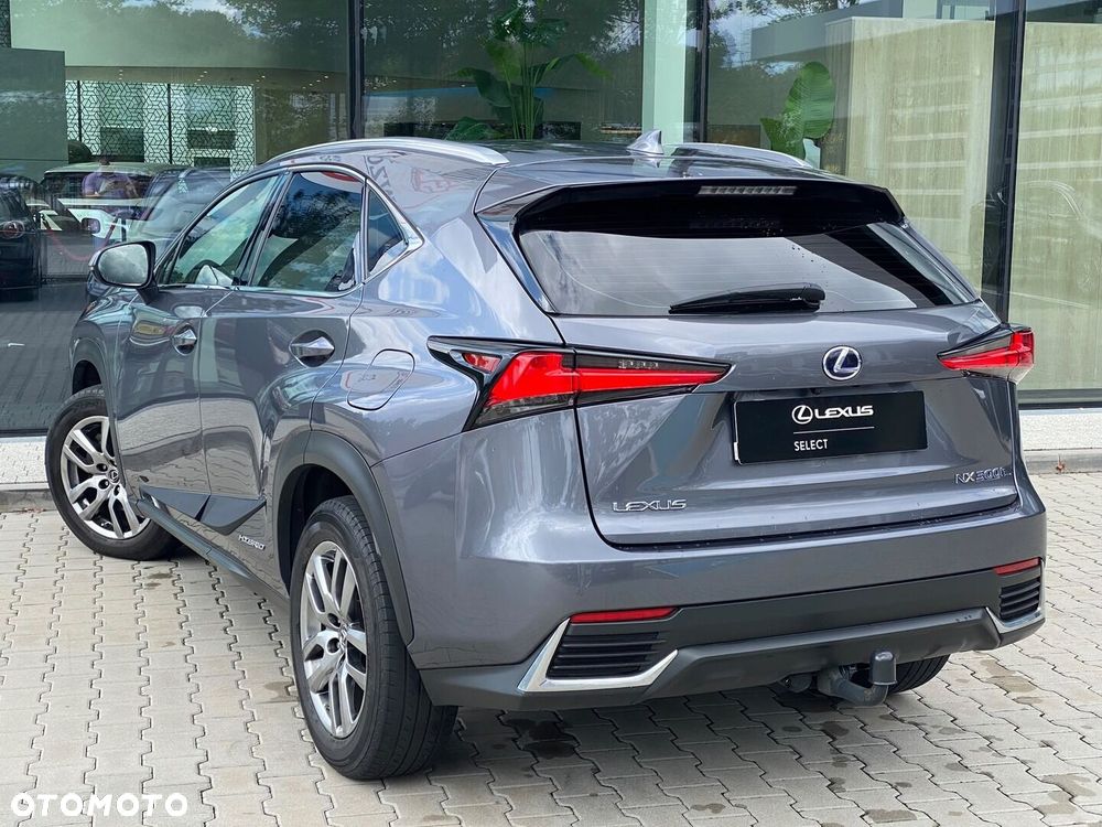 Lexus NX 300h Business Edition AWD - 11