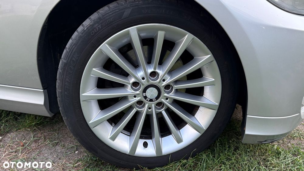 BMW Seria 3 320i - 35
