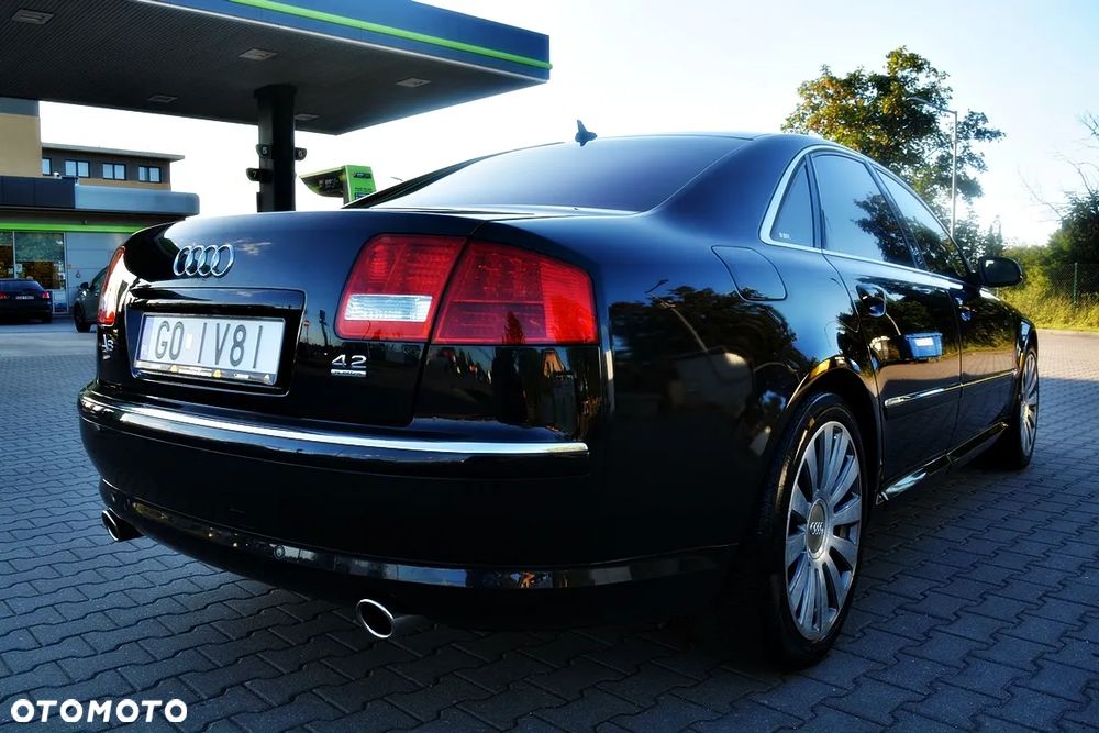 Audi A8 4.2 Quattro - 24