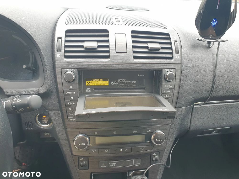 Toyota Avensis 1.8 Sol plus NAVI - 21
