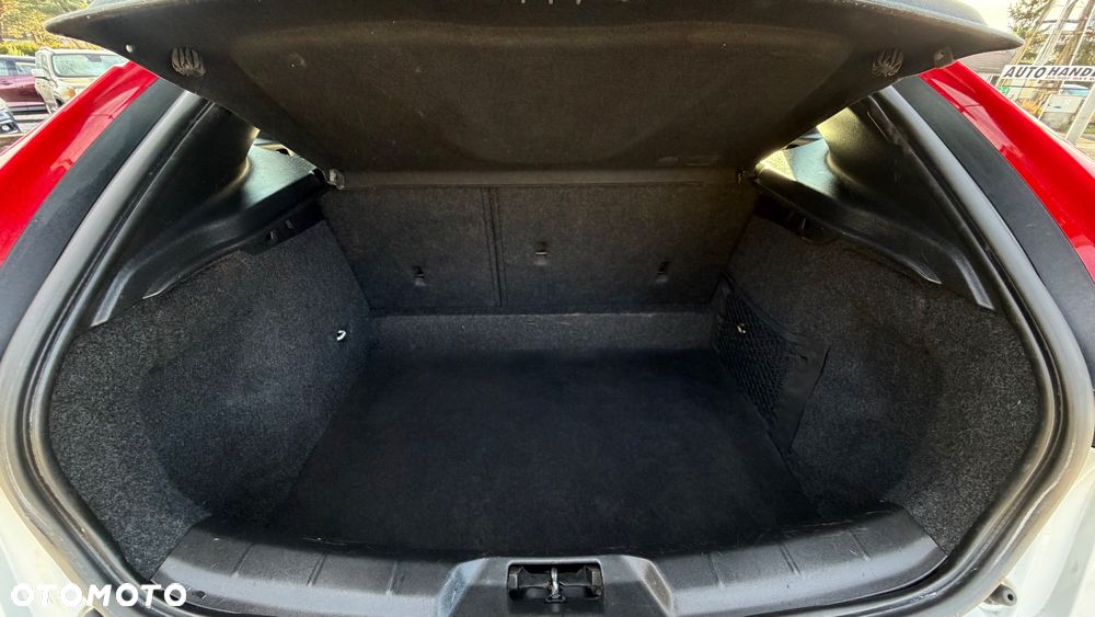 Volvo V40 D3 Geartronic Ocean Race - 23