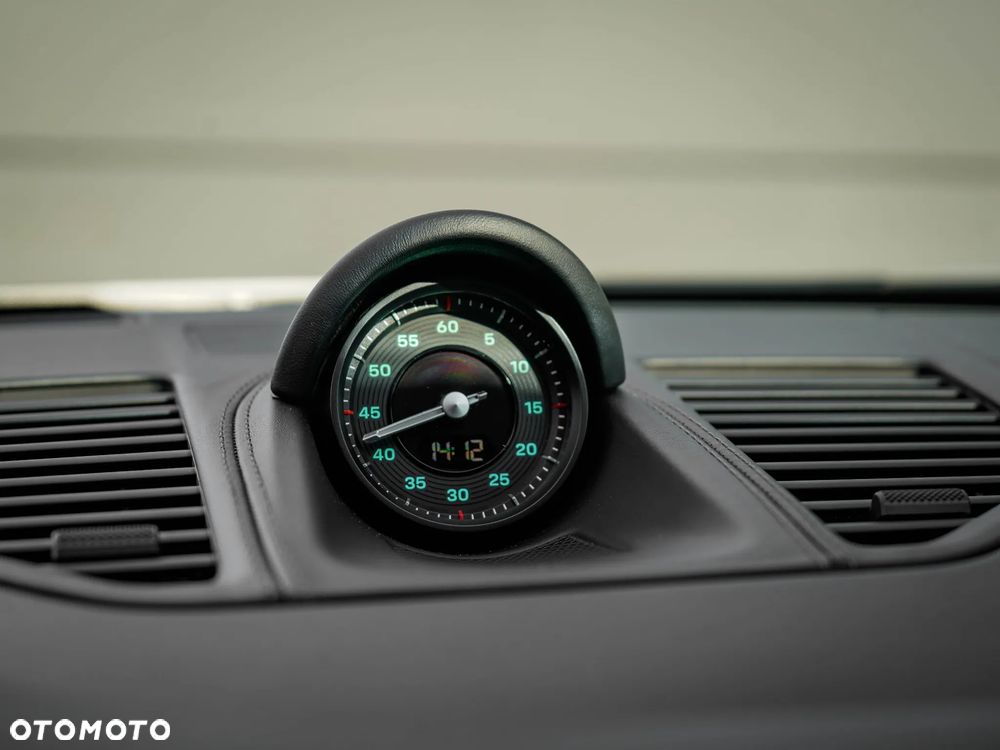 Porsche 911 Turbo 50 Years - 29