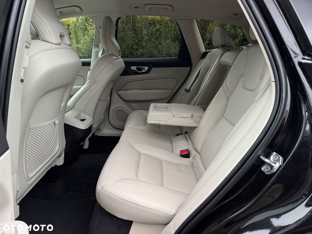 Volvo XC 60 D4 Geartronic Momentum Pro - 22