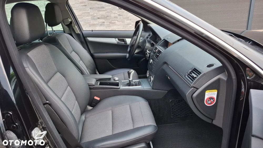 Mercedes-Benz Klasa C 200 Kompressor Avantgarde - 27