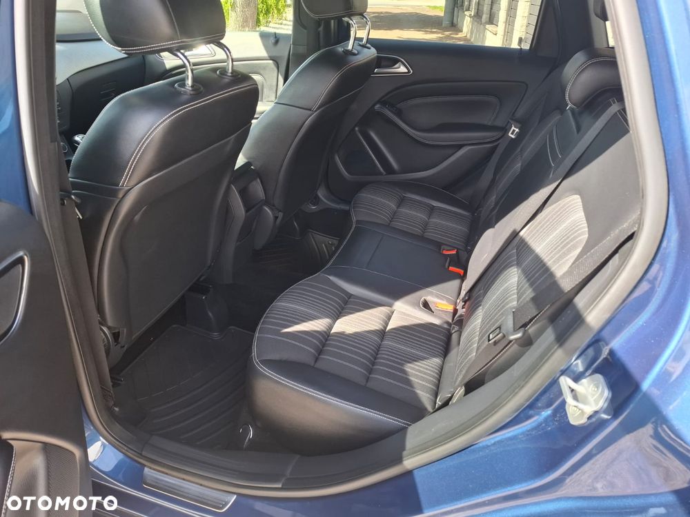Mercedes-Benz Klasa B 180 CDI (BlueEFFICIENCY) - 16