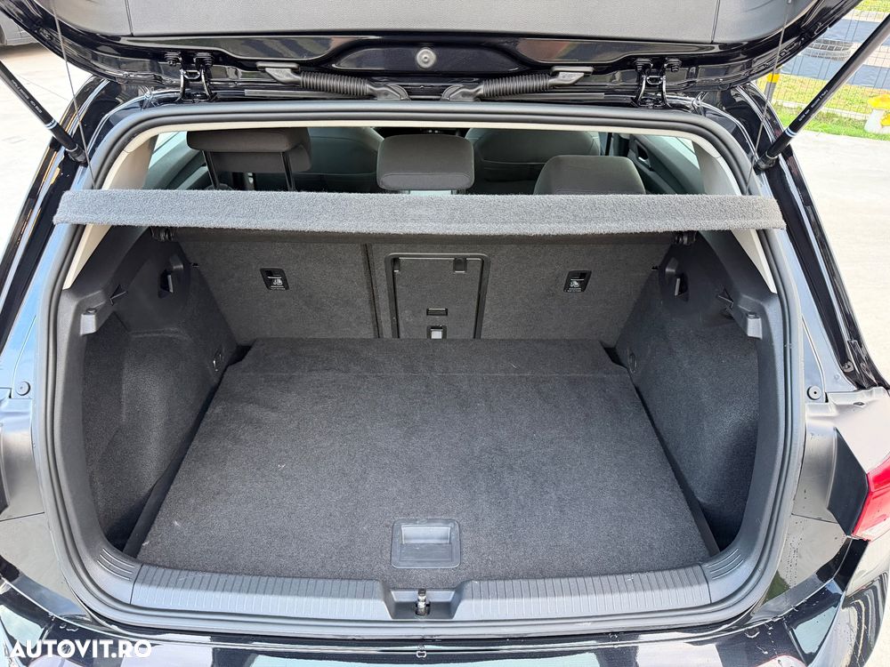 Volkswagen Golf - 21