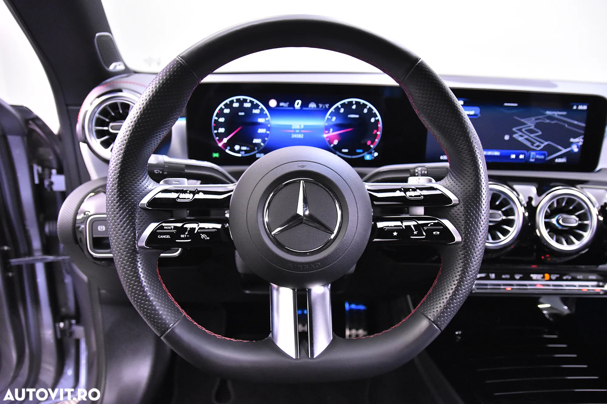 Mercedes-Benz CLA - 16