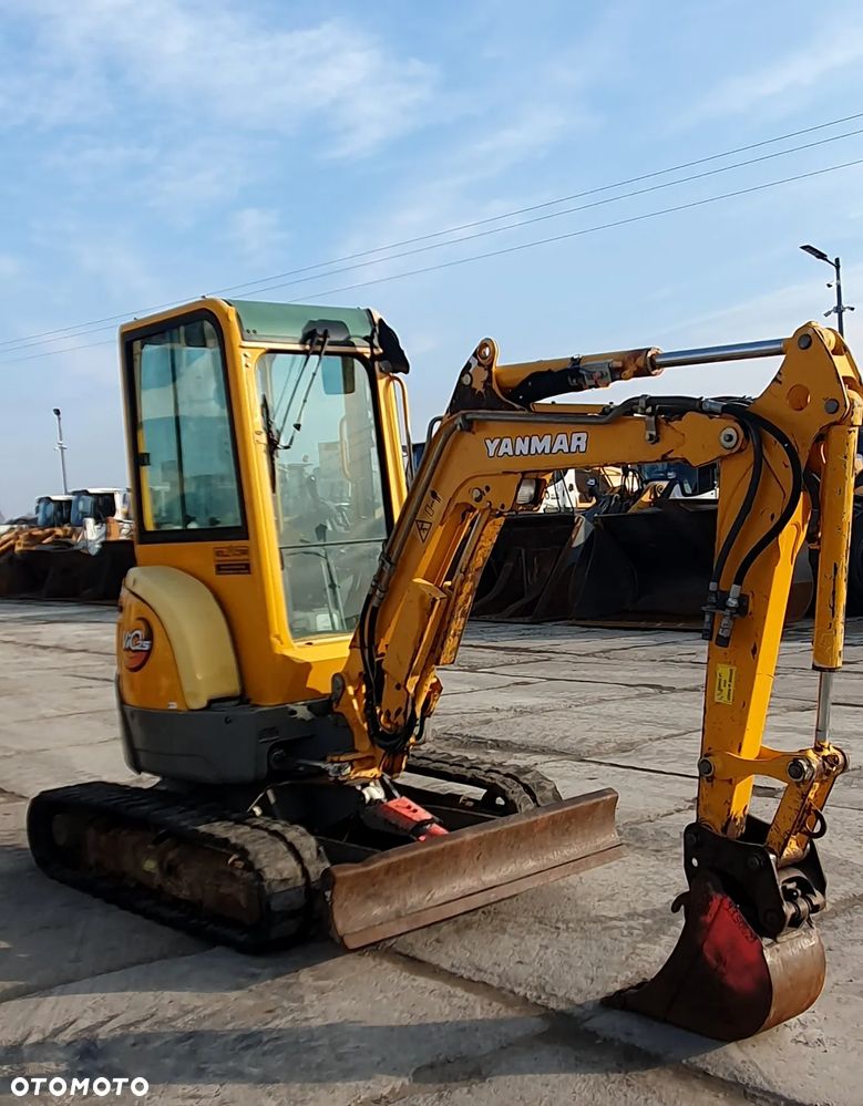 Yanmar Vio25-4 - 8