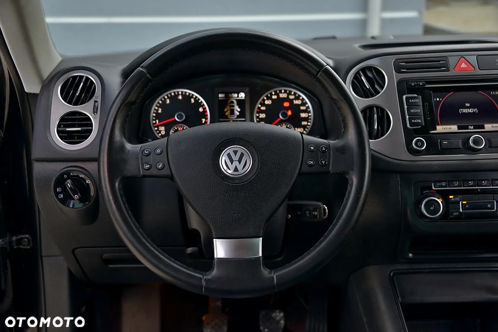 Volkswagen Tiguan - 31