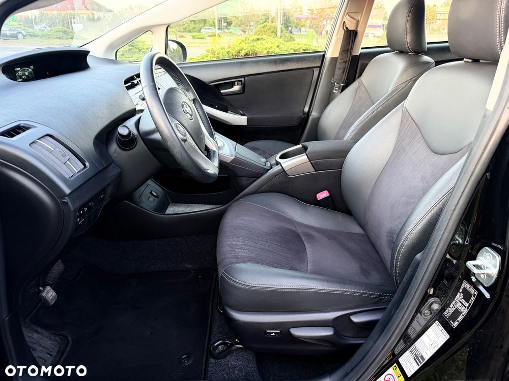 Toyota Prius 1.8 HSD Life - 9
