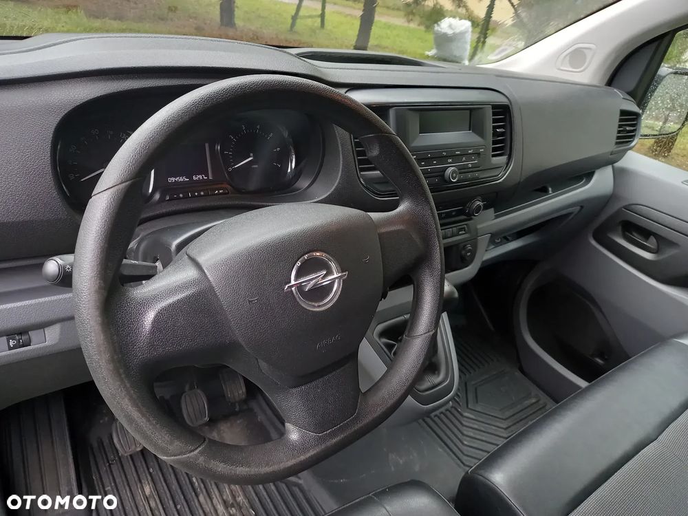Opel Vivaro - 11