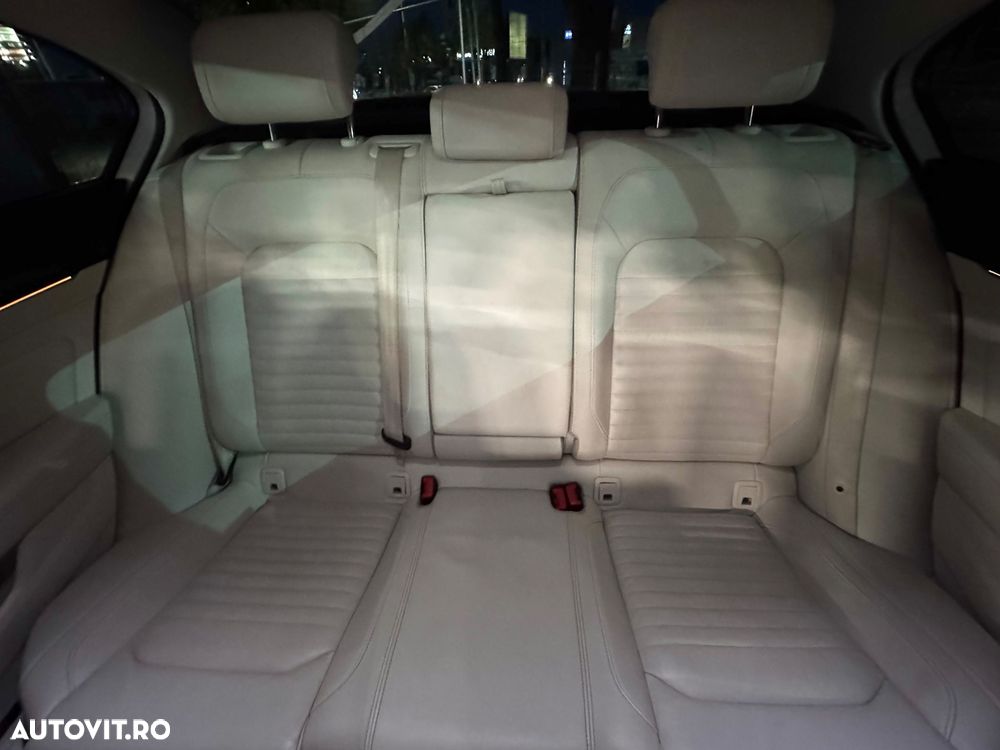 Volkswagen Passat - 20