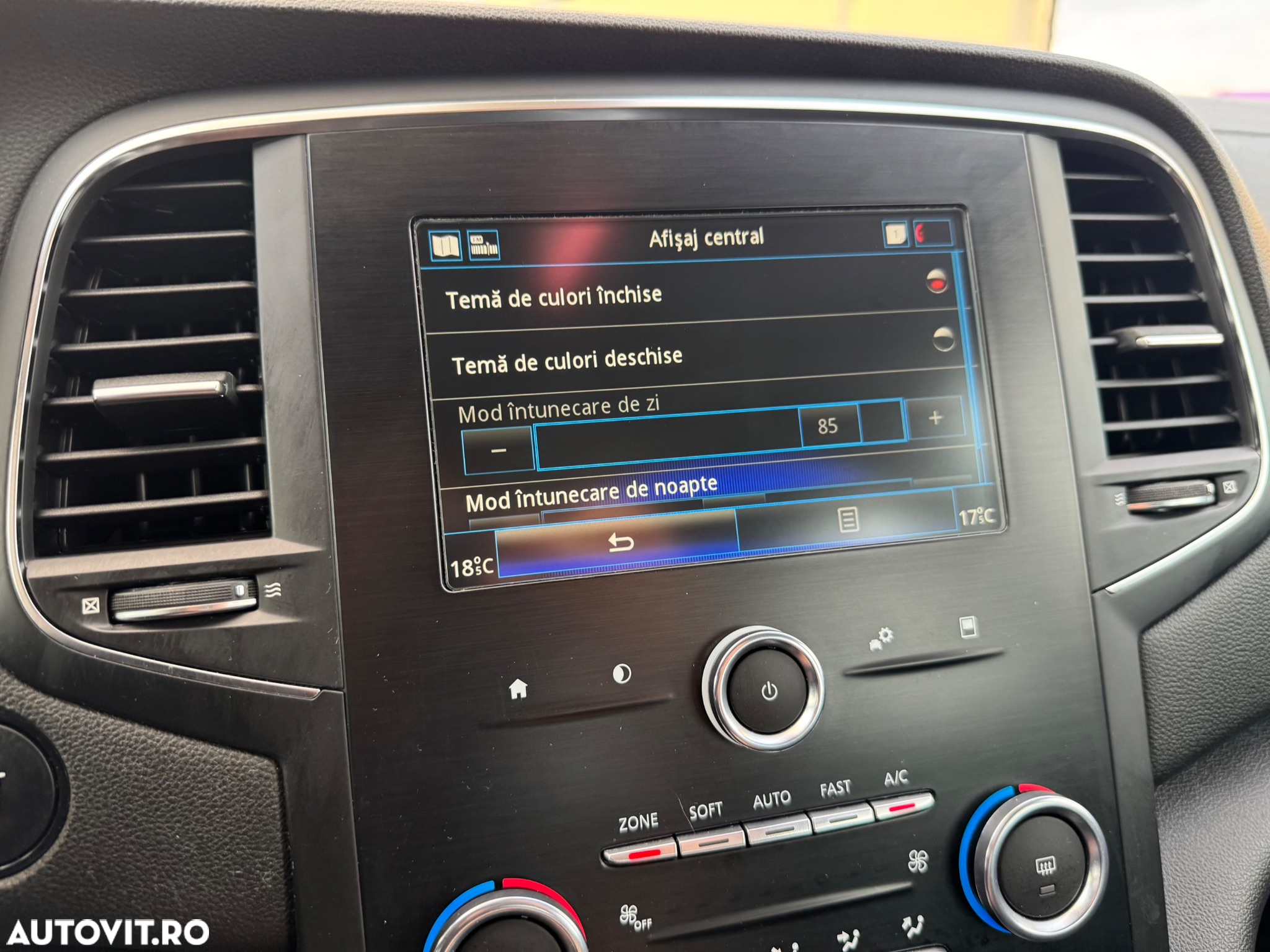 Renault Megane Grandtour TCe 140 GPF BUSINESS EDITION - 14