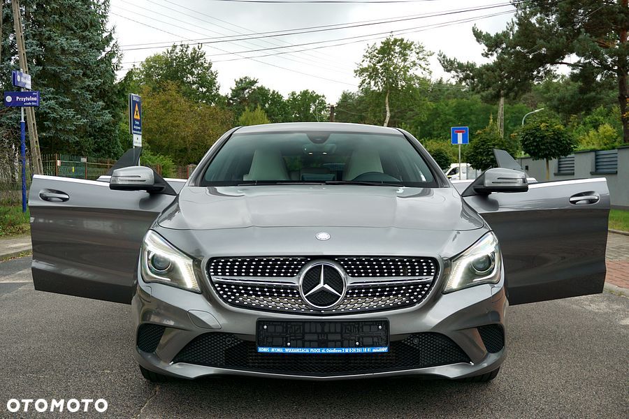Mercedes-Benz CLA 180 Peak Edition - 17
