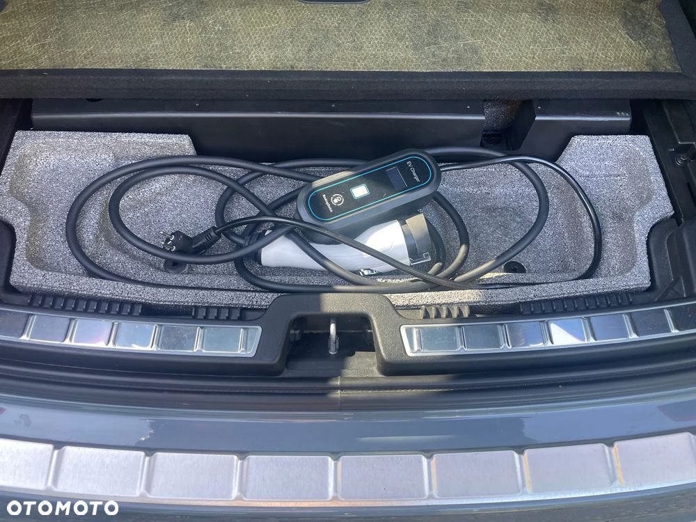 Volvo XC 60 T8 AWD Recharge Plus Dark - 24