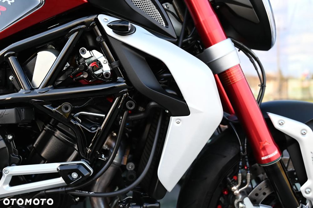 MV AGUSTA Brutale - 32