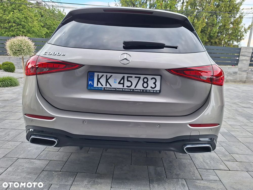 Mercedes-Benz Klasa C ver-300-e-phev-amg - 26