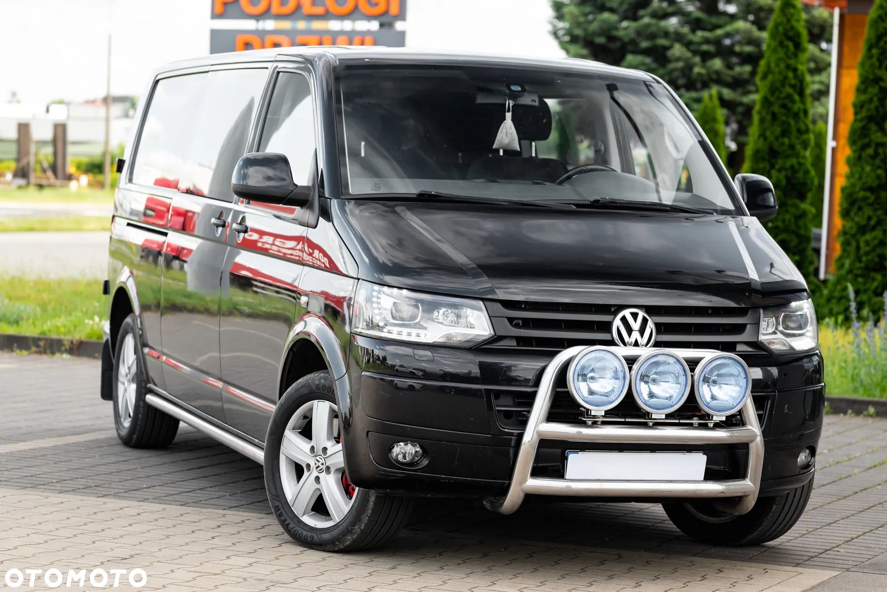 Volkswagen Transporter - 1