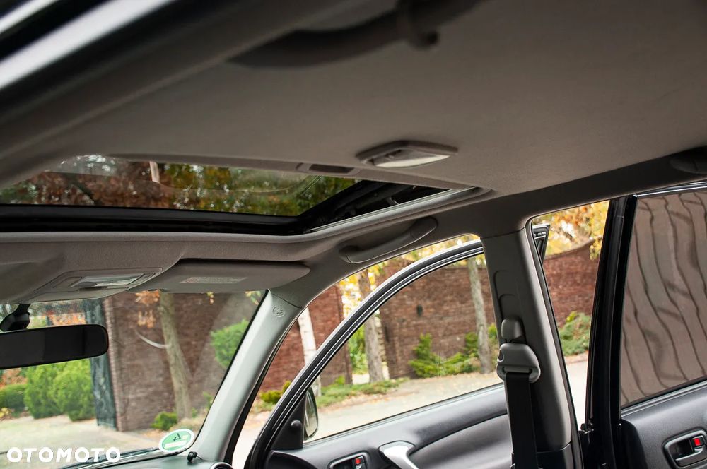 Toyota RAV4 2.0 VVT-i 4x4 - 11