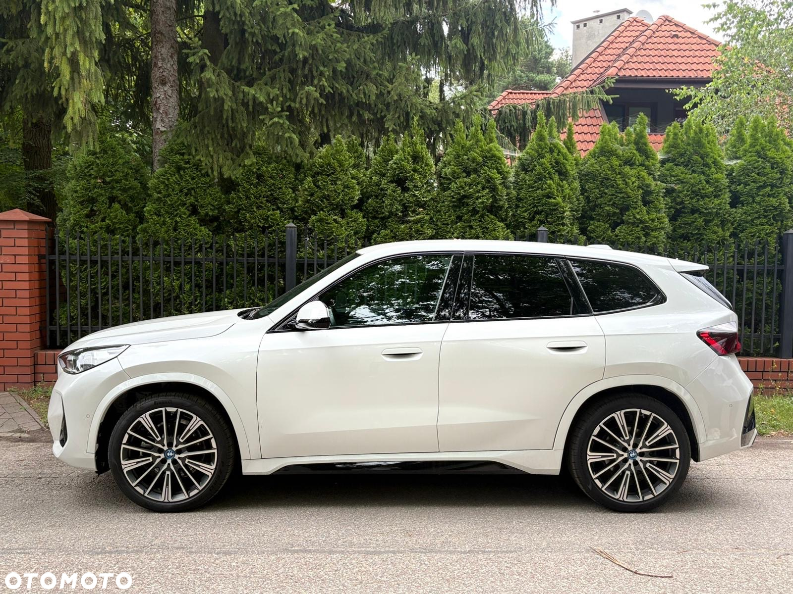 BMW iX1 - 10