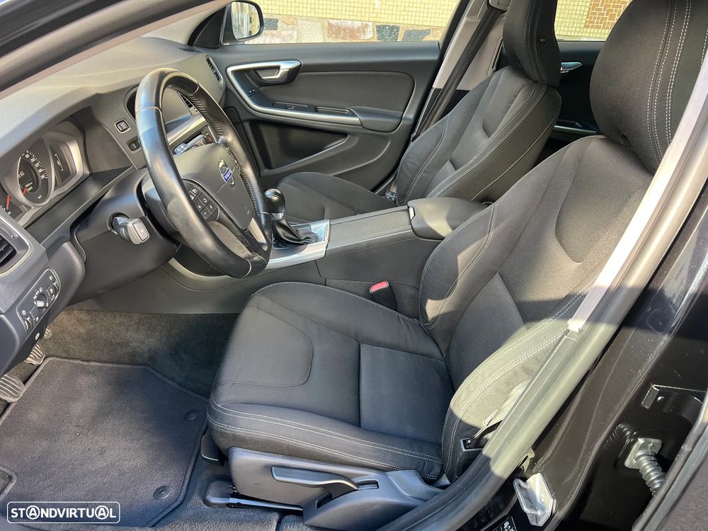 Volvo V60 D2 Edition Pro - 11