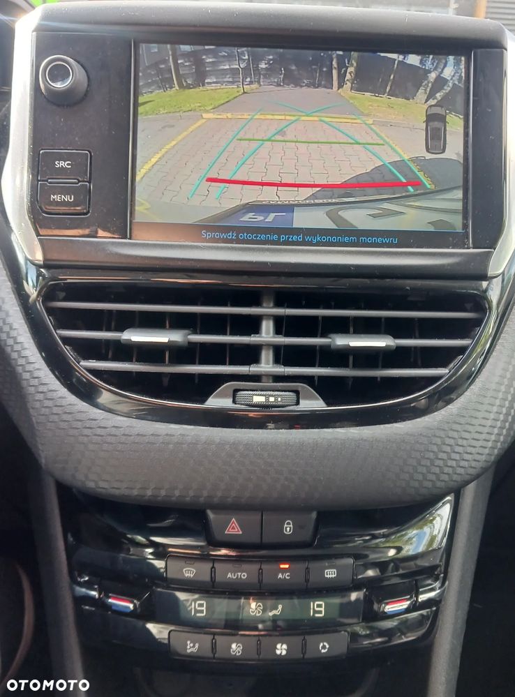 Peugeot 2008 1.2 Pure Tech Allure S&S EAT6 - 11