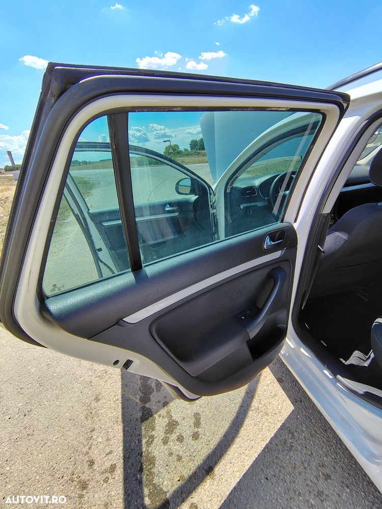 Volkswagen Golf 1.6 TDI DPF MATCH - 13