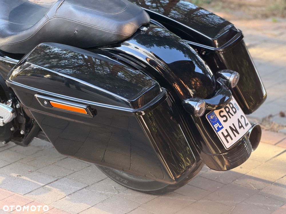 Harley-Davidson Touring Street Glide - 24
