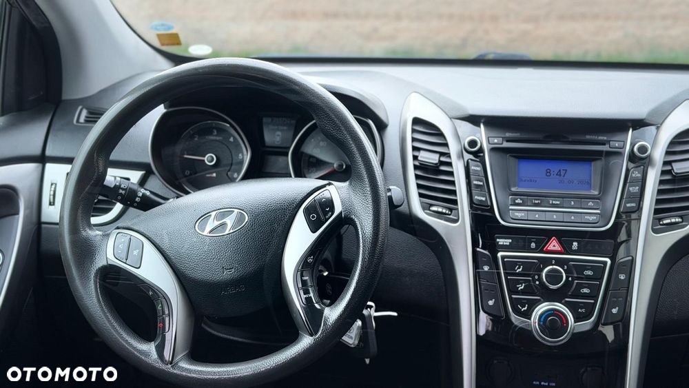 Hyundai i30 blue 1.6 CRDi Style - 24