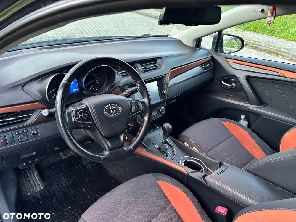 Toyota Avensis - 11