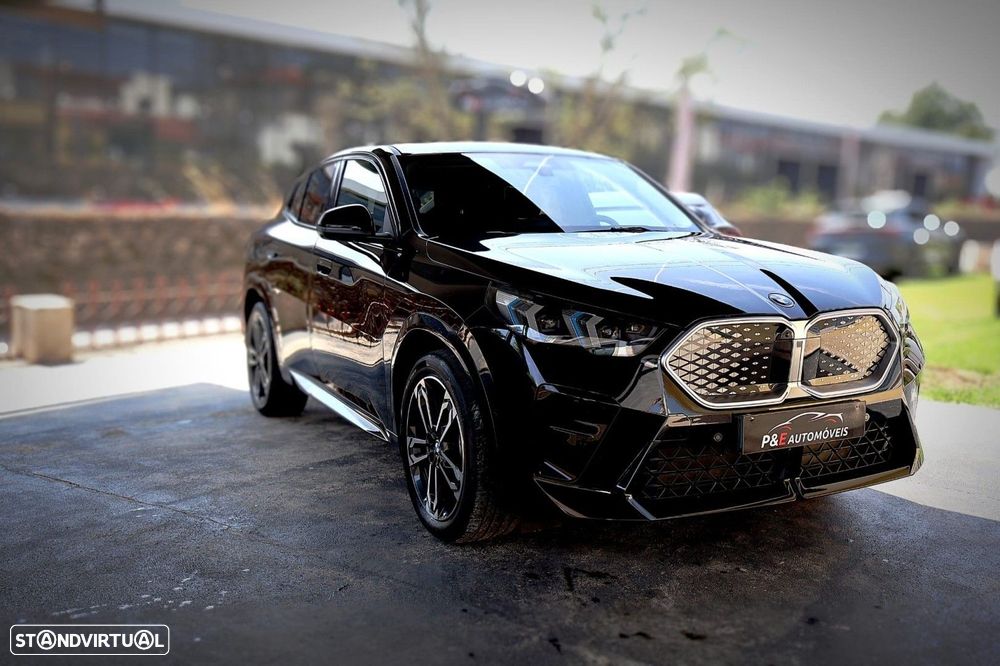 BMW iX2 eDrive20 Pack Desportivo M - 1