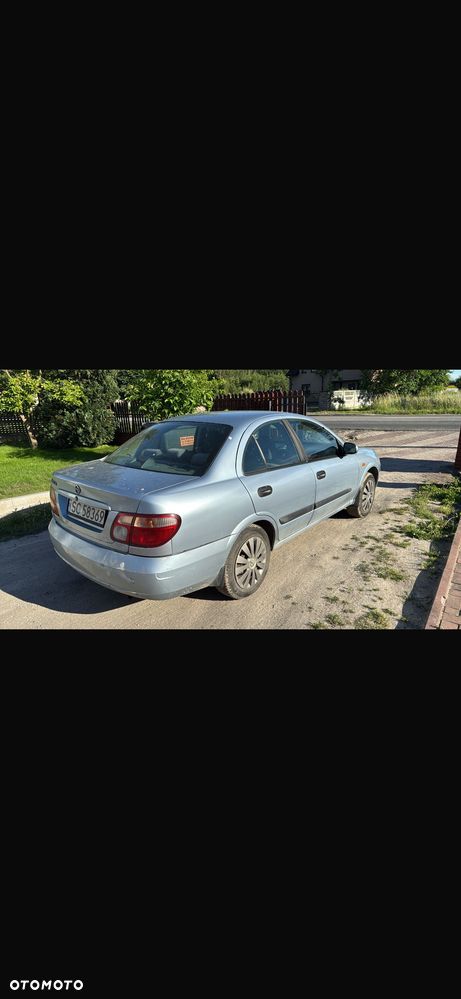Nissan Almera 1.5 Base - 2