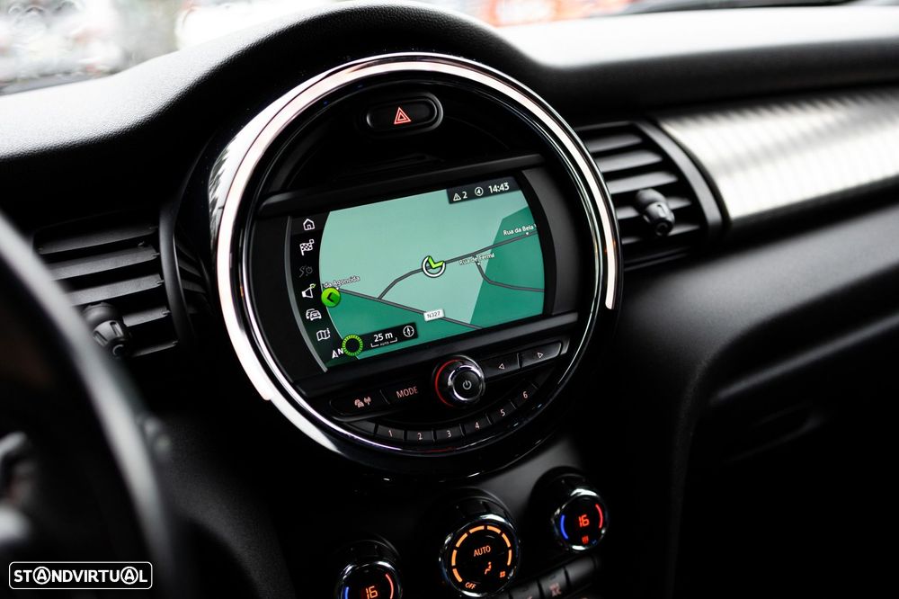 MINI 3 Portas Cooper D Auto - 24