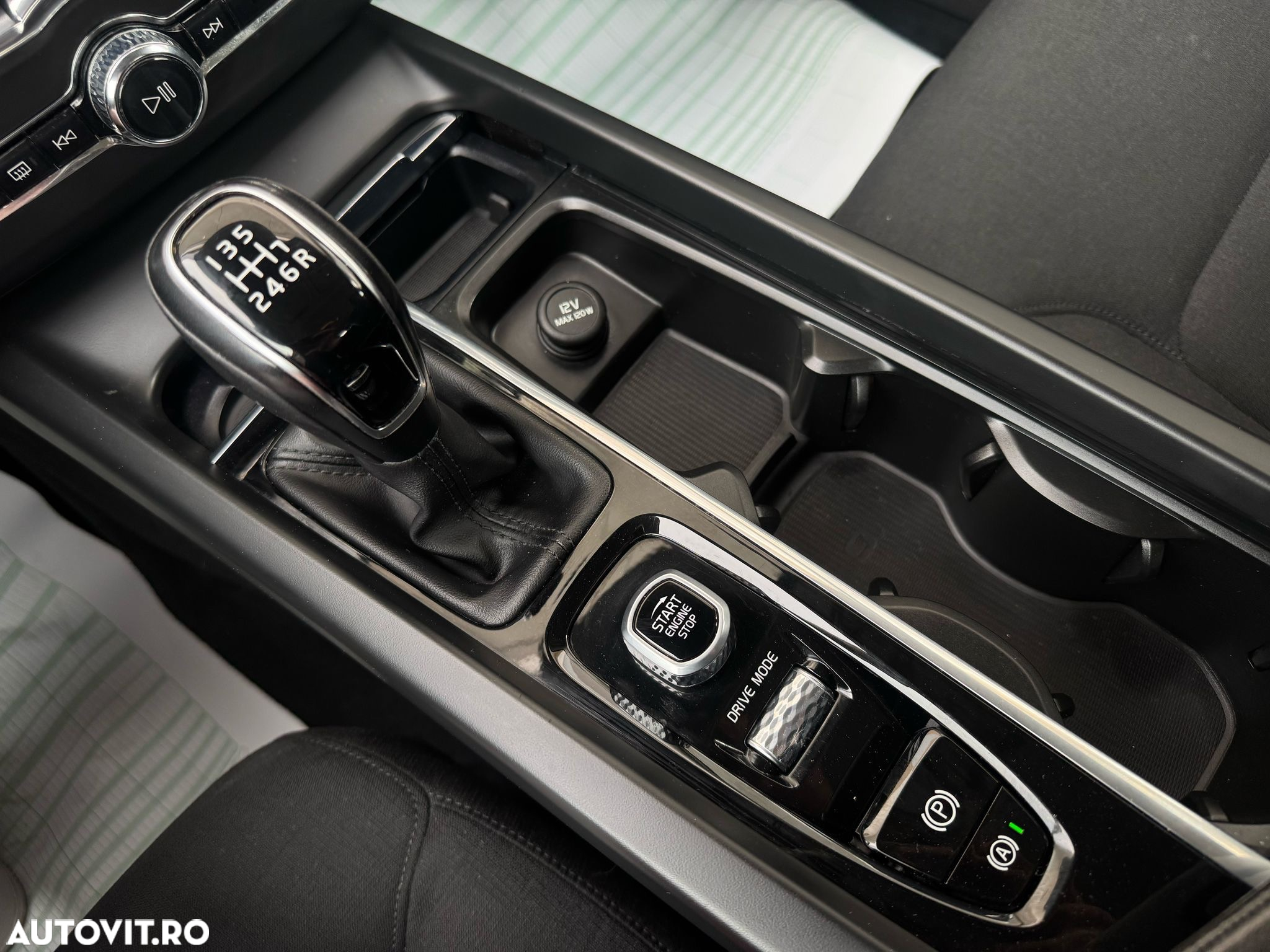 Volvo XC 60 D4 AWD Geartronic Momentum - 13
