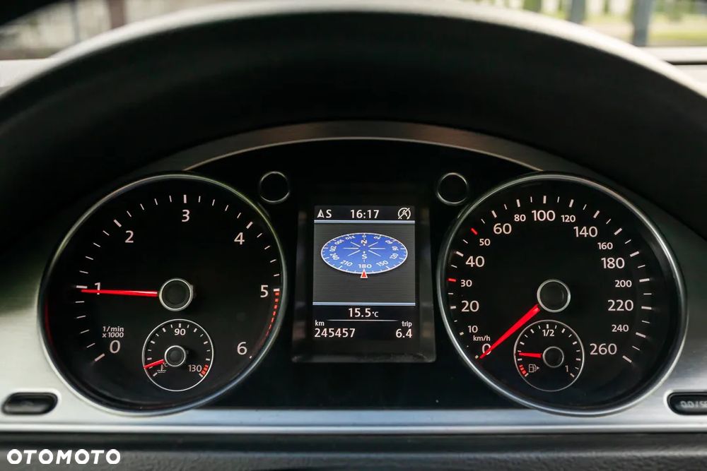 Volkswagen Passat 2.0 TDI DPF Highline DSG - 29