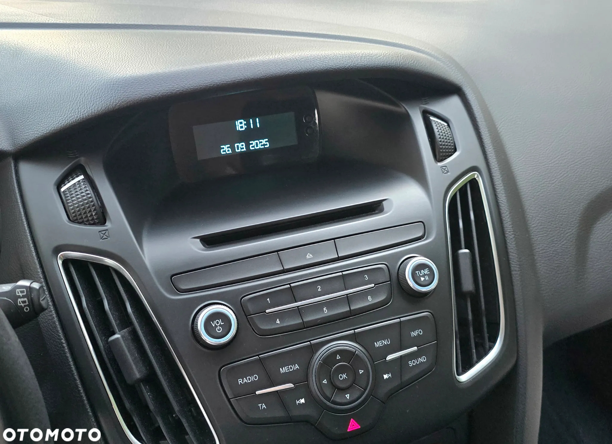 Ford Focus 1.6 TI-VCT Ambiente - 17