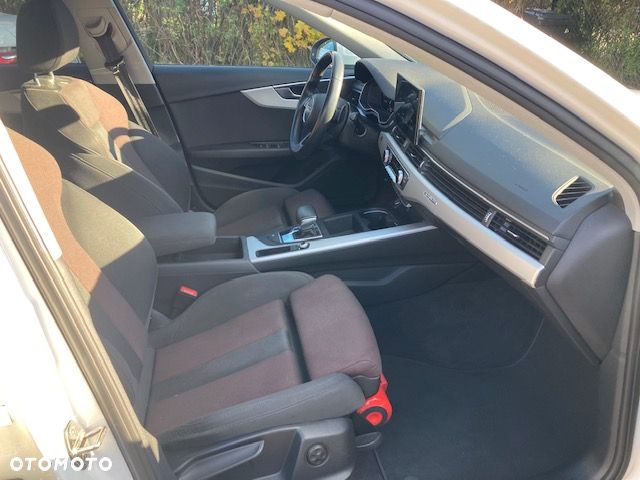 Audi A4 Limousine 40 TFSI mHEV Quattro S tronic - 9