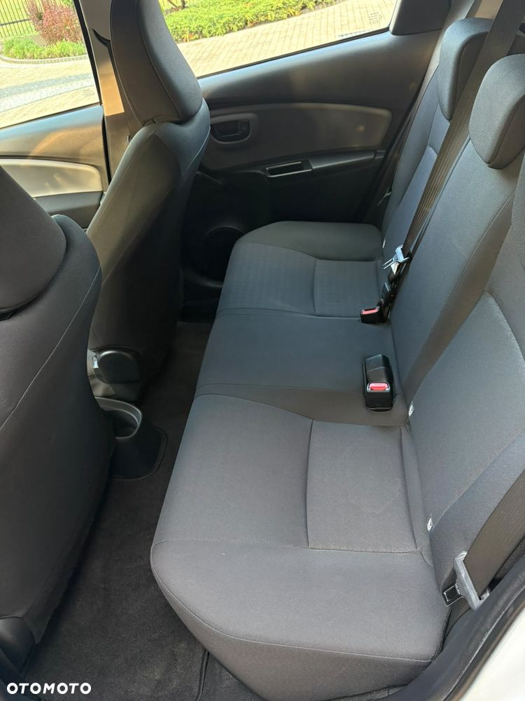Toyota Yaris 1.0 Premium - 8
