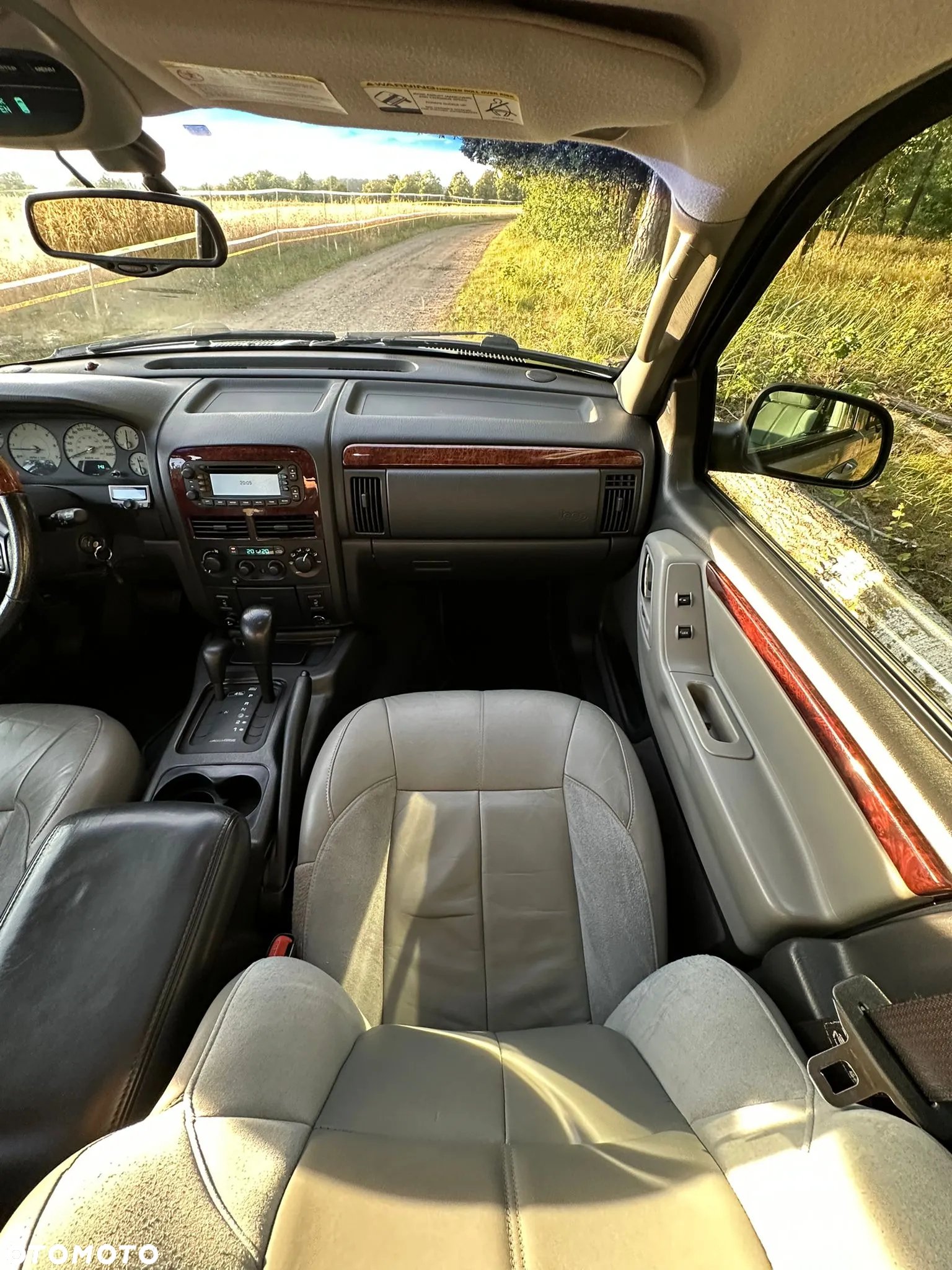 Jeep Grand Cherokee 4.7 Overland - 15