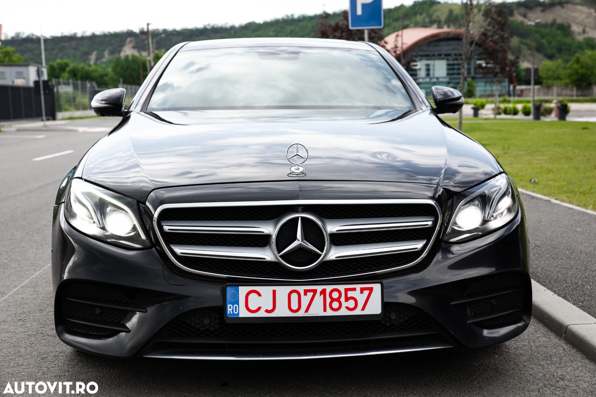 Mercedes-Benz E 200 d 9G-TRONIC AMG Line - 2