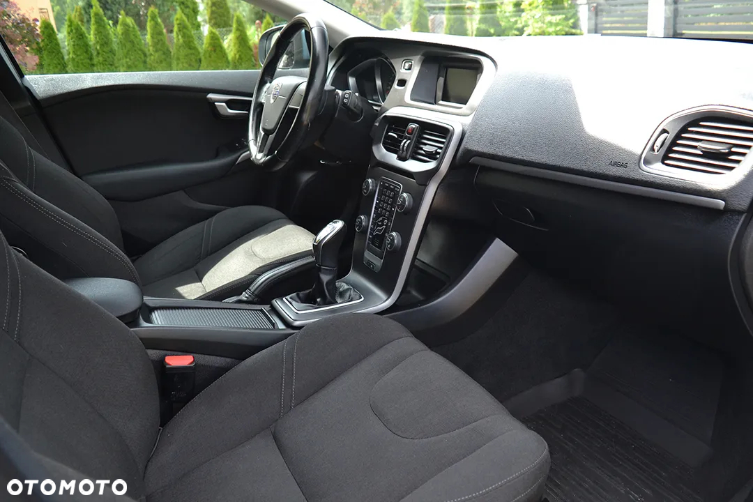 Volvo V40 T3 - 24